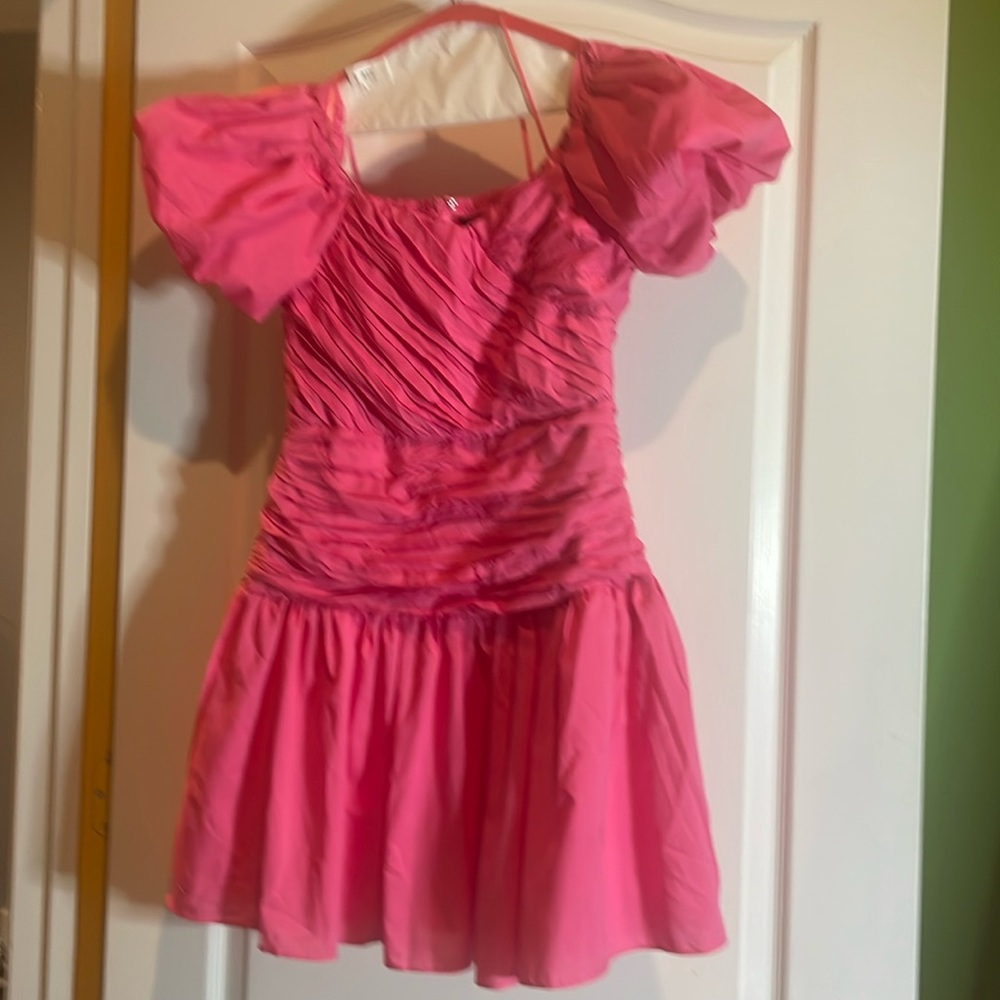 🩷🩷🩷Hot pink mini dress Size Medium NWT 🩷🩷🩷🩷